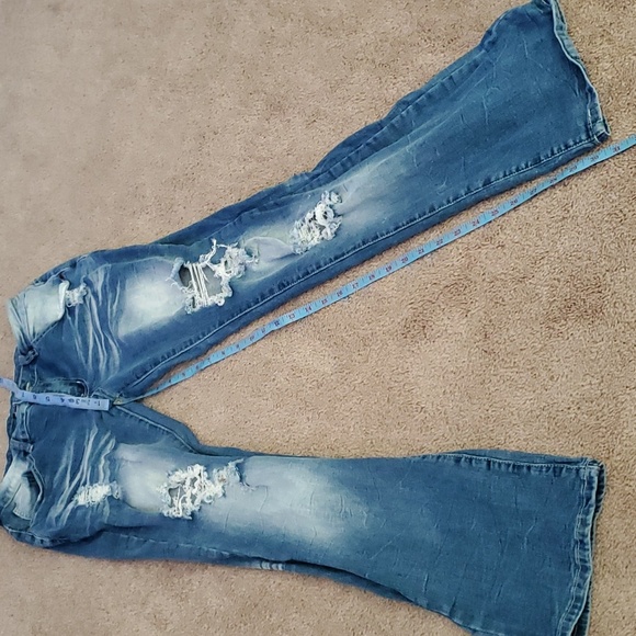 Flamingo L ripped flare jeans fade outs and whiskering - Picture 4 of 8